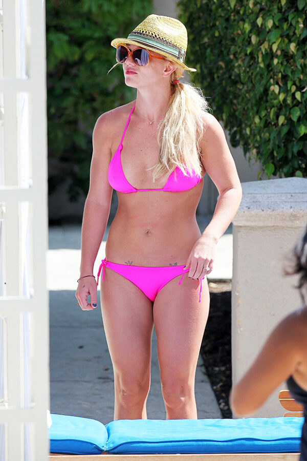 Britney Spears Stuns In Hot Pink Bikini As She Says To ‘always Tell The Truth Photo Sex Chat 